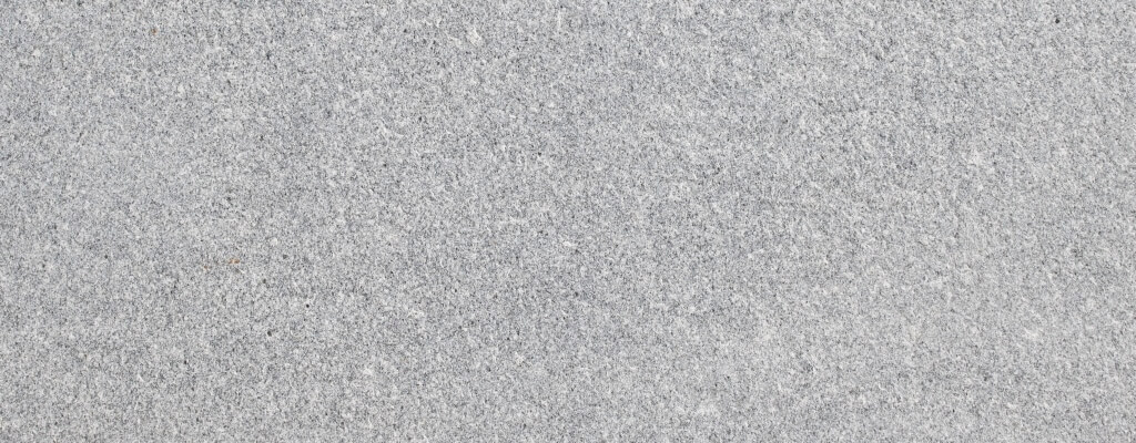 Tegels: G633 grey mountain light – Gevlamd & Geborsteld